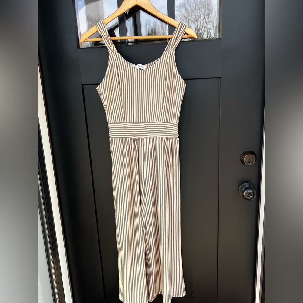 Women's Petite M Striped Jumpsuit Romper Cream Grey Chic Casual Sleeveless